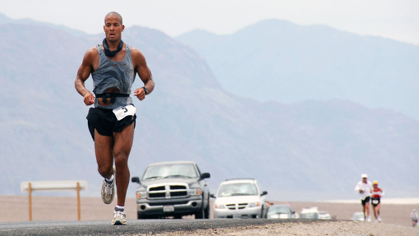 David Goggins to chyba najtwardszy sportowiec. Jego książka Can't Hurt Me to jedna z najlepszych książek o walce z samym sobą